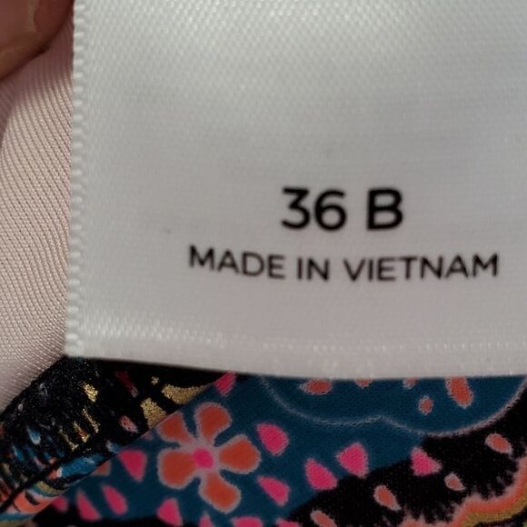 ( J) NWOT Shade & Shore Paisley * Floral Pink & Black Bikini Top - Picture 5 of 6